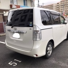 平成21年式程度バッチリのトヨタノア、値下げ交渉可能、TV、DVD、ナビ付き、禁煙車、サイドリフトアップ車、フリップダウンモニター、バックモニター！の画像