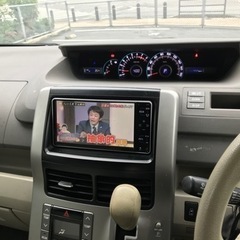 平成21年式程度バッチリのトヨタノア、値下げ交渉可能、TV、DVD、ナビ付き、禁煙車、サイドリフトアップ車、フリップダウンモニター、バックモニター！の画像