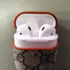 AIRPODS 