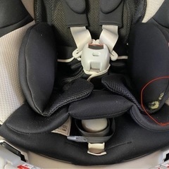 エールべべ チャイルドシートの画像