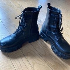 ショートブーツ　23.5㎝の画像