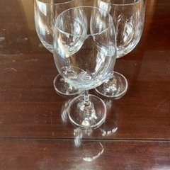 さまざまなグラスの画像