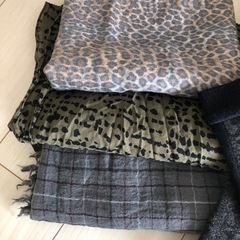 ★週末限定値下げ★マフラー手袋6点セットの画像