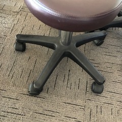値下げキャスター付き椅子の画像