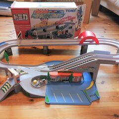 トミカ 高速道路にぎやかドライブ／やまみちドライブの画像