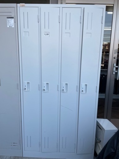 4人用ロッカー！！美品！！