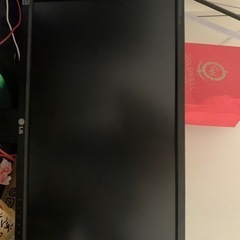 モニター３枚　爆速　第10世代CPU搭載　2019Office Pro Plus認証済の画像