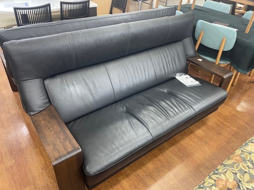 カリモク　3人掛けソファ　ブラック✖️ブラウン　chitano