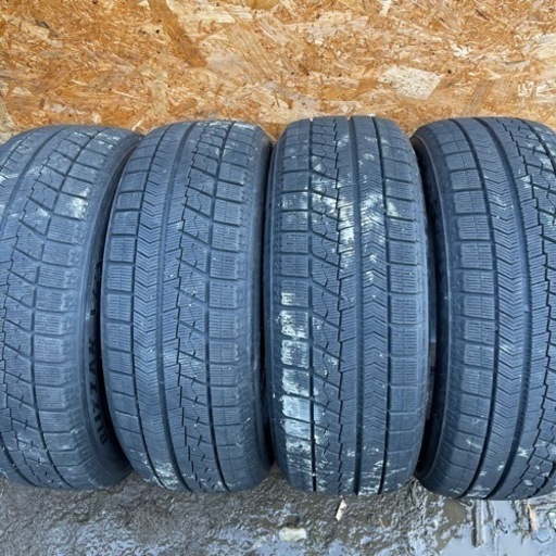 バリ溝　BRIDGESTONE VRX 205/60R16 スタッドレス  タイヤ　2018年製
