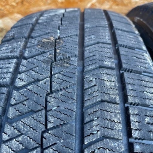 バリ溝　BRIDGESTONE VRX2 195/65R15 スタッドレス  タイヤ　2018年製 2019年製　ミックス
