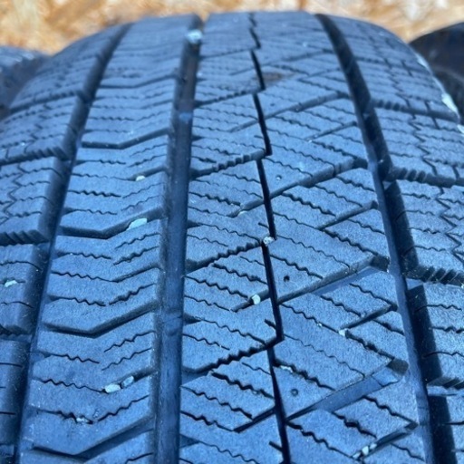 バリ溝　BRIDGESTONE VRX2 195/65R15 スタッドレス  タイヤ　2017年製