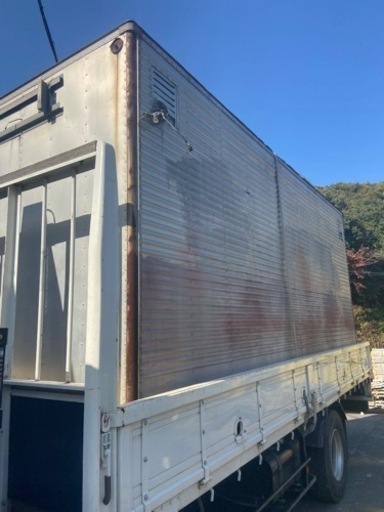 コンテナ　アルミ箱　物置き