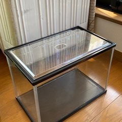 水槽と付属品〜金魚などへ