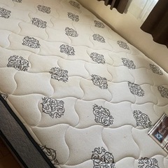 決まりました‼️セミダブルベッド　フレーム&高級sealyマットレス15万円相当の画像