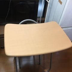 折り畳み式デスクチェアセットの画像
