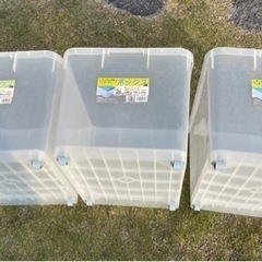 コロ付き収納ケース3個の画像