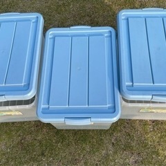 コロ付き収納ケース3個の画像