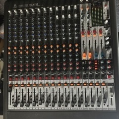 BEHRINGER XENYX XL1600 業務用16ch ア...