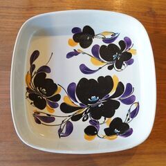 デンマーク王室御用達、Royal Copenhagen(ロイヤルコペンハーゲン)のBACA(バッカ)シリーズ、イヴァン・ワイスデザインの角皿♪北欧らしい色合いのヴィンテージプレート。ディスプレイにも！BK311の画像