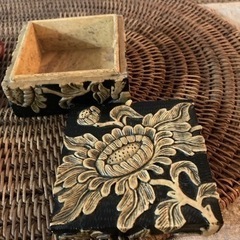 【石細工】花柄小物入れ(黒)の画像