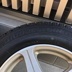 205/65R16 超バリ山スタッドレスタイヤ付きホイール4本 カムリ、ヤリスクロス、アルファード、エクストレイル、CRV等に！　ランクBの画像