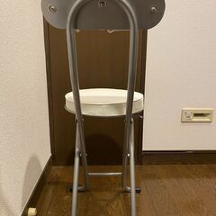 無料でお譲りします！折りたたみ椅子の画像