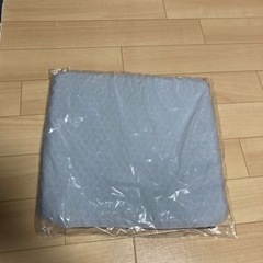 【新品未使用】デスク　クッションの画像