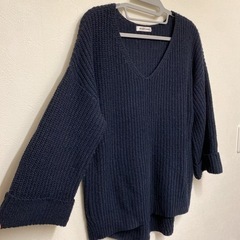 Vネックセーター　Mサイズ