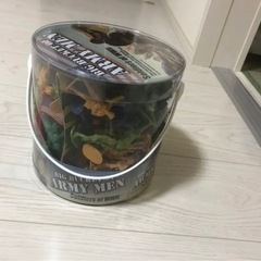 BIG BUCKET OF ARMY MEN の画像
