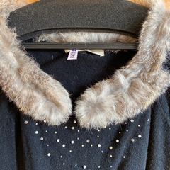 ファー付き　セーター　黒の画像