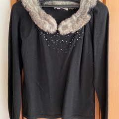 ファー付き　セーター　黒の画像