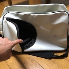 PUMA エナメルバッグ　サッカー用　の画像