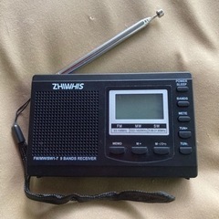 美品★小型ポータブルラジオ FM/AM/SW ワイドfm対応 の画像