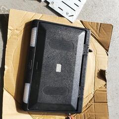 フリップダウンモニター