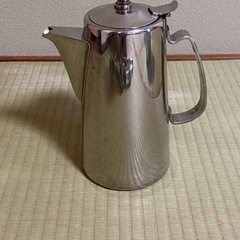 シャンパンクーラー＆アイスペール、アイストング、ソースポット、ドリンクポット、シルバーなどまとめての画像