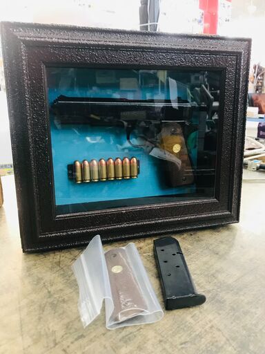 コルトガバメント モデルガン ディスプレイ