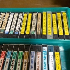 VHSたくさん　ケースも一緒に　お話中の画像