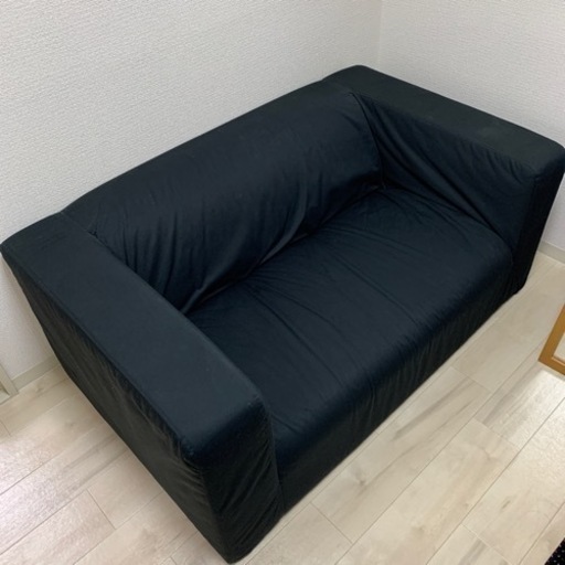 IKEAの2人掛けソファー