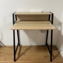 【値下げしました】コンパクトPCデスク(一人暮らしのお部屋にもお...