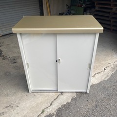 ^_^ 家庭用収納庫　鍵付き　倉庫　グリーンライフ　美品　左側の...