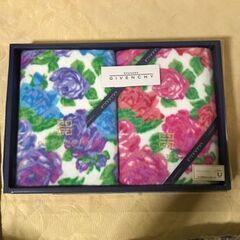 【新品】GIVENCHY（ジバンシー）フェイスタオル