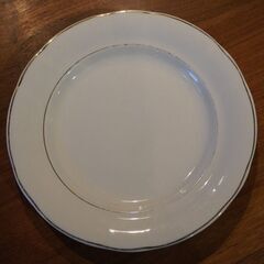 フィンランドのARABIA社よりオールドアラビアのDIAMANT(ダイヤモンド)プレートです。ゴールドラインがアクセントのシンプルデザインの北欧ヴィンテージ食器♪BK332の画像