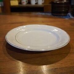 フィンランドのARABIA社よりオールドアラビアのDIAMANT(ダイヤモンド)プレートです。ゴールドラインがアクセントのシンプルデザインの北欧ヴィンテージ食器♪BK332の画像