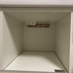 【値下げしました】　食器棚　キッチンボード　ダイニングボード　鏡面仕上げ　取っ手レス　シンプル　おしゃれ　コンセント有りの画像