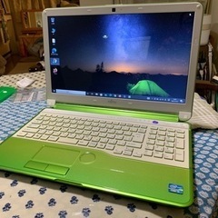 FUJITSU LIFEBOOK AH54/G Win10 Ho...