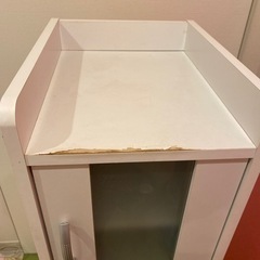 棚、チェスト、食器棚、コンセント付き、調理家電収納ホワイト、白、台所、キッチン収納の画像