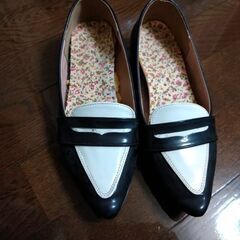 ローファーです