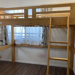 白木のロフトベッドを、取りに来ていただける方に無料でお譲りします