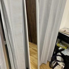 ニトリ: 鏡 (縦148cm、横22cm)