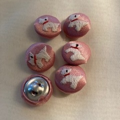 【くるみボタン】手刺繍・スコティッシュテリア模様